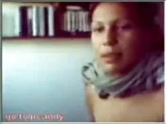 La figliastra di Darkahair stuzzica prima di gratis porno nonne sditalinare la figa in POV