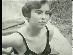 La piccola teenager Moretta ama la sua azione a mezz'aria 69! vecchie troie con ragazzi