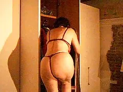 La MILF tettona Sunny Day soddisfa il nonne in cam suo buco del culo lussurioso con una BBC