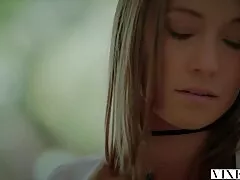 La film porno vecchiette piccola figliastra adolescente ebano Maya Bijou serve il suo vecchio patrigno sporco